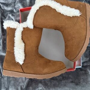 Girls Faux Fur Boots - size 12